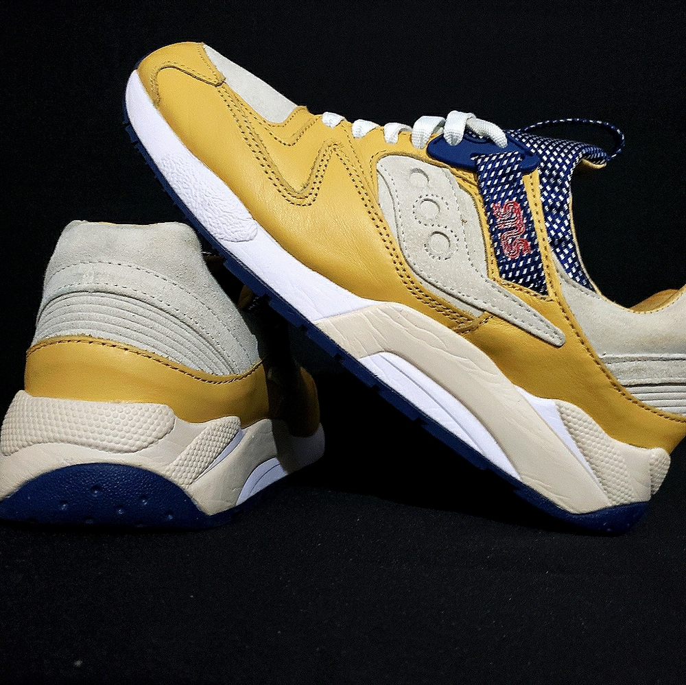 Saucony Grid 9000 x SNS "Business Class"